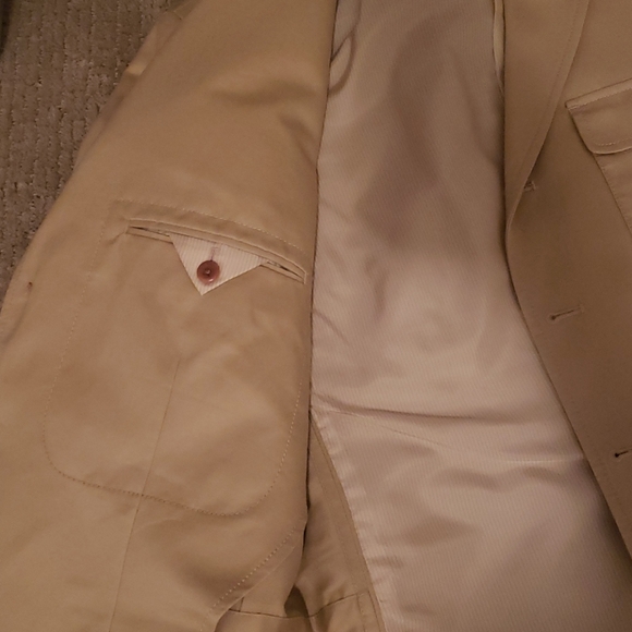 Banana Republic (42R) Tailored Fit - Picture 5 of 8